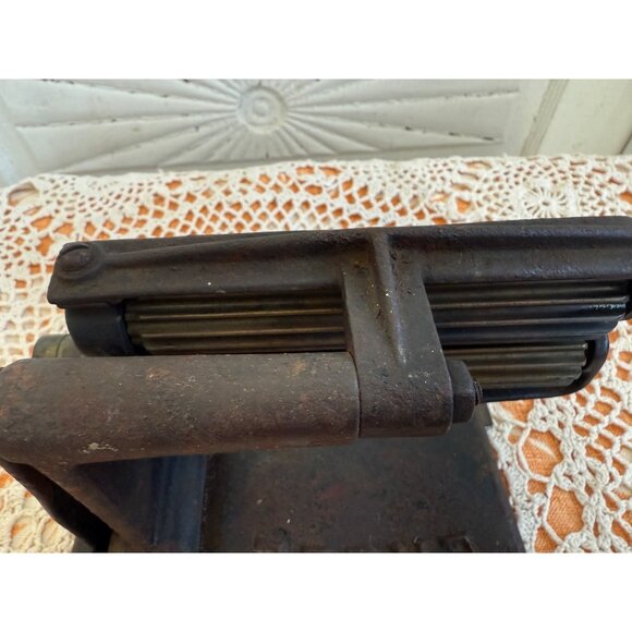Antique 1800s' Eagle Hand Crank Fluting Iron Pleating Press Primitive - Picture 8 of 13